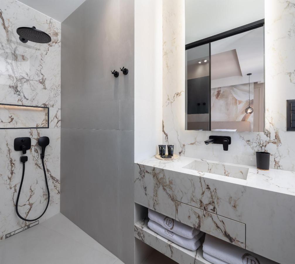 Pensionat Luxury Le Prestige Few Minutes From Split's Iconic Waterfront Split