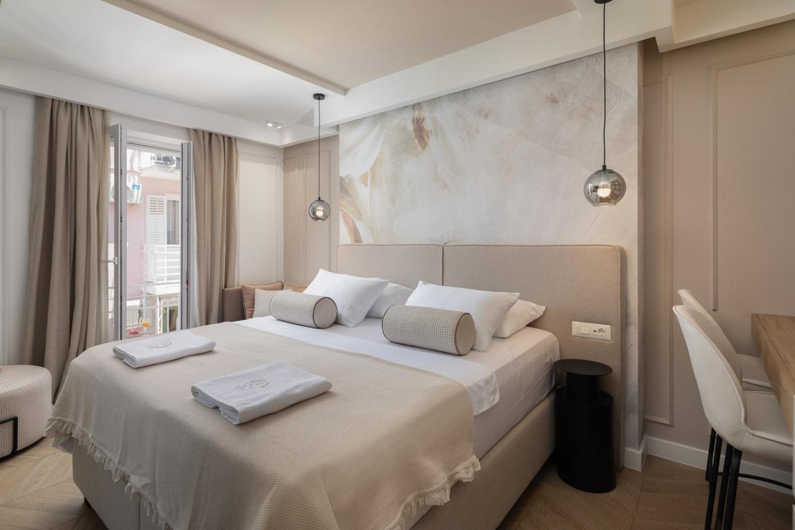 Luxury Le Prestige Few Minutes From Split's Iconic Waterfront Pensionat Split