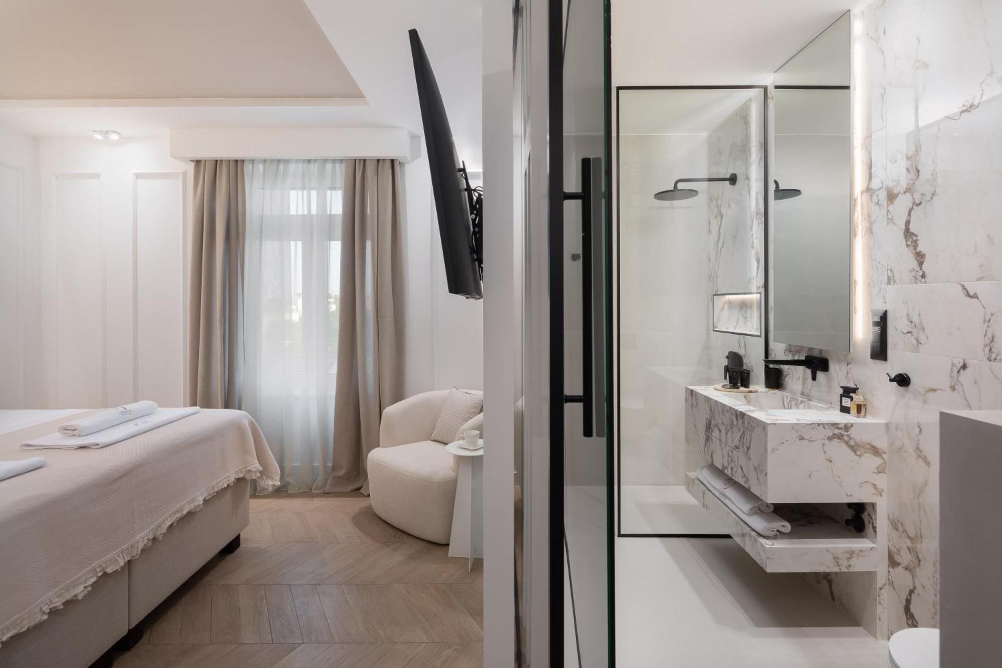 Pensionat Luxury Le Prestige Few Minutes From Split's Iconic Waterfront