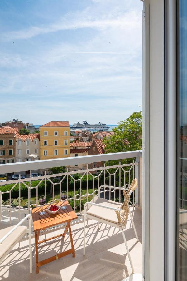 Luxury Le Prestige Few Minutes From Split's Iconic Waterfront Gæstehus